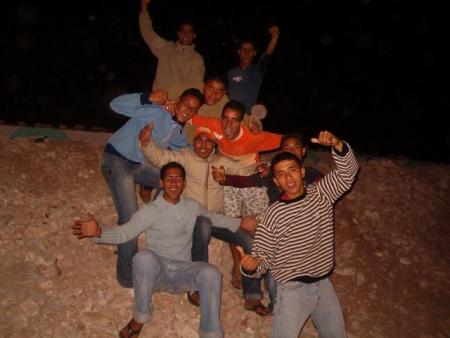laystar layjib la3fo wakha kayn ana m3akom